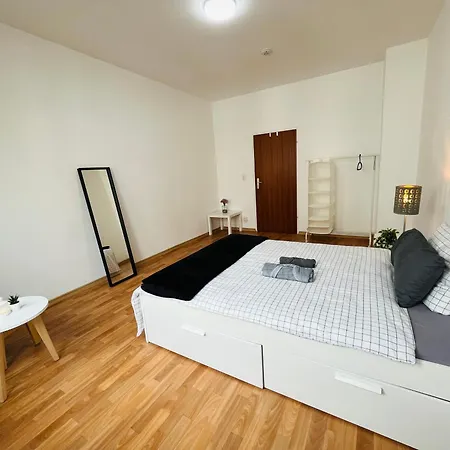 Bright & Spacious In Shared * Norimberk