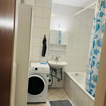 Privat bolig Bright & Spacious In Shared *
